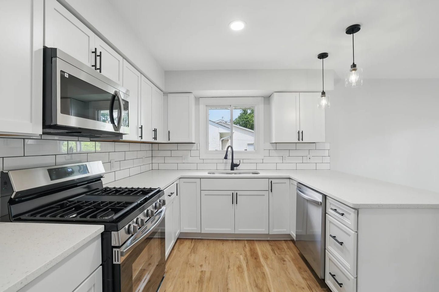 200 Sterling Street, Maplewood, MN 55119