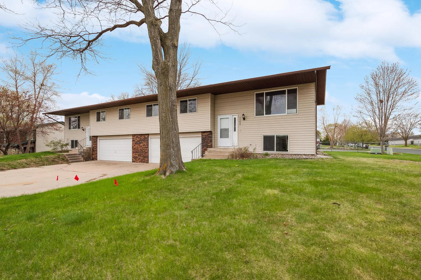 1100 Honeysuckle Lane, Hastings, MN 55033