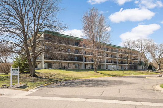 10501 Cedar Lake Rd , Minnetonka, MN 55305