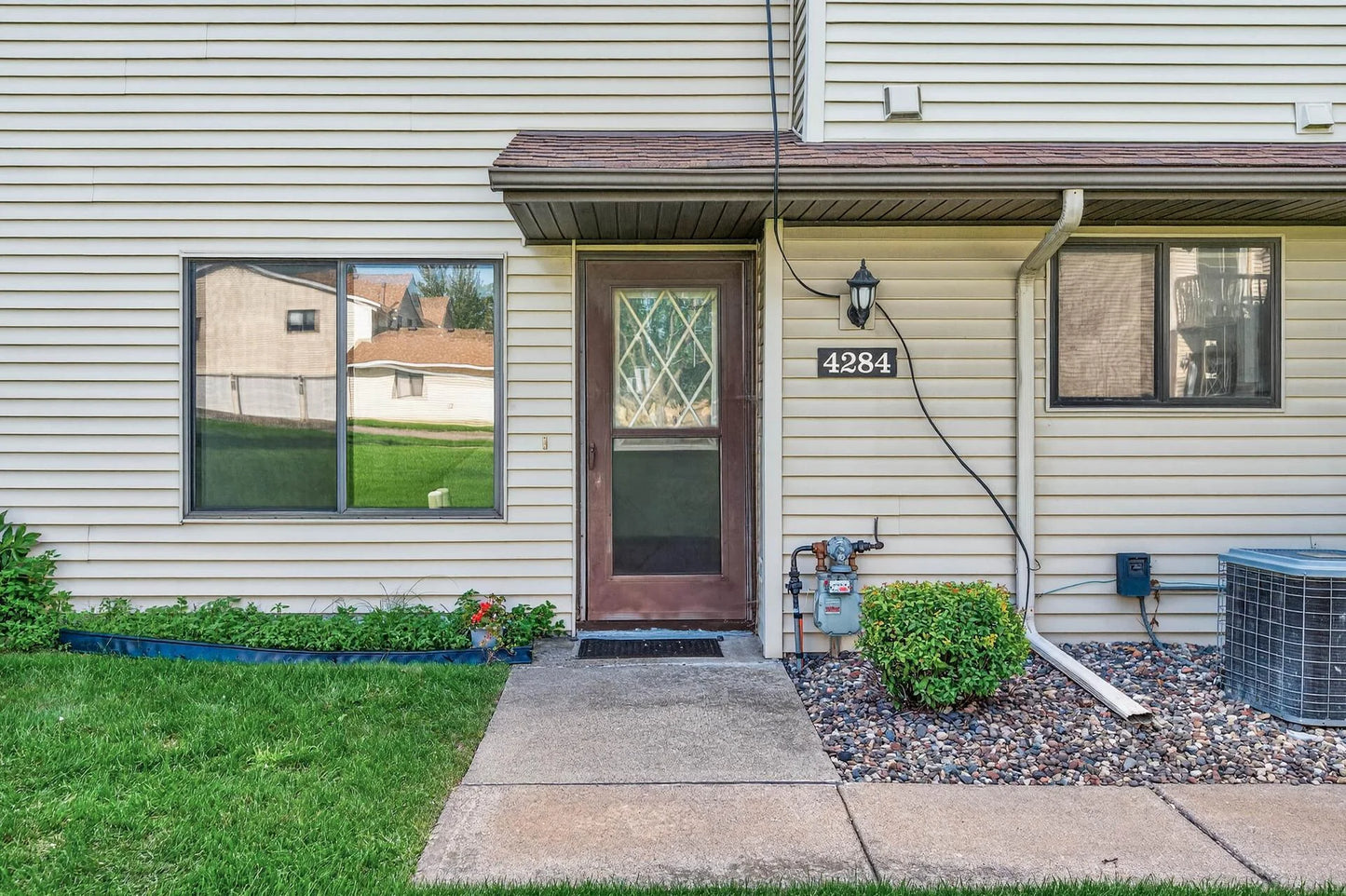 4284 Parkview Court, Vadnais Heights, MN 55127