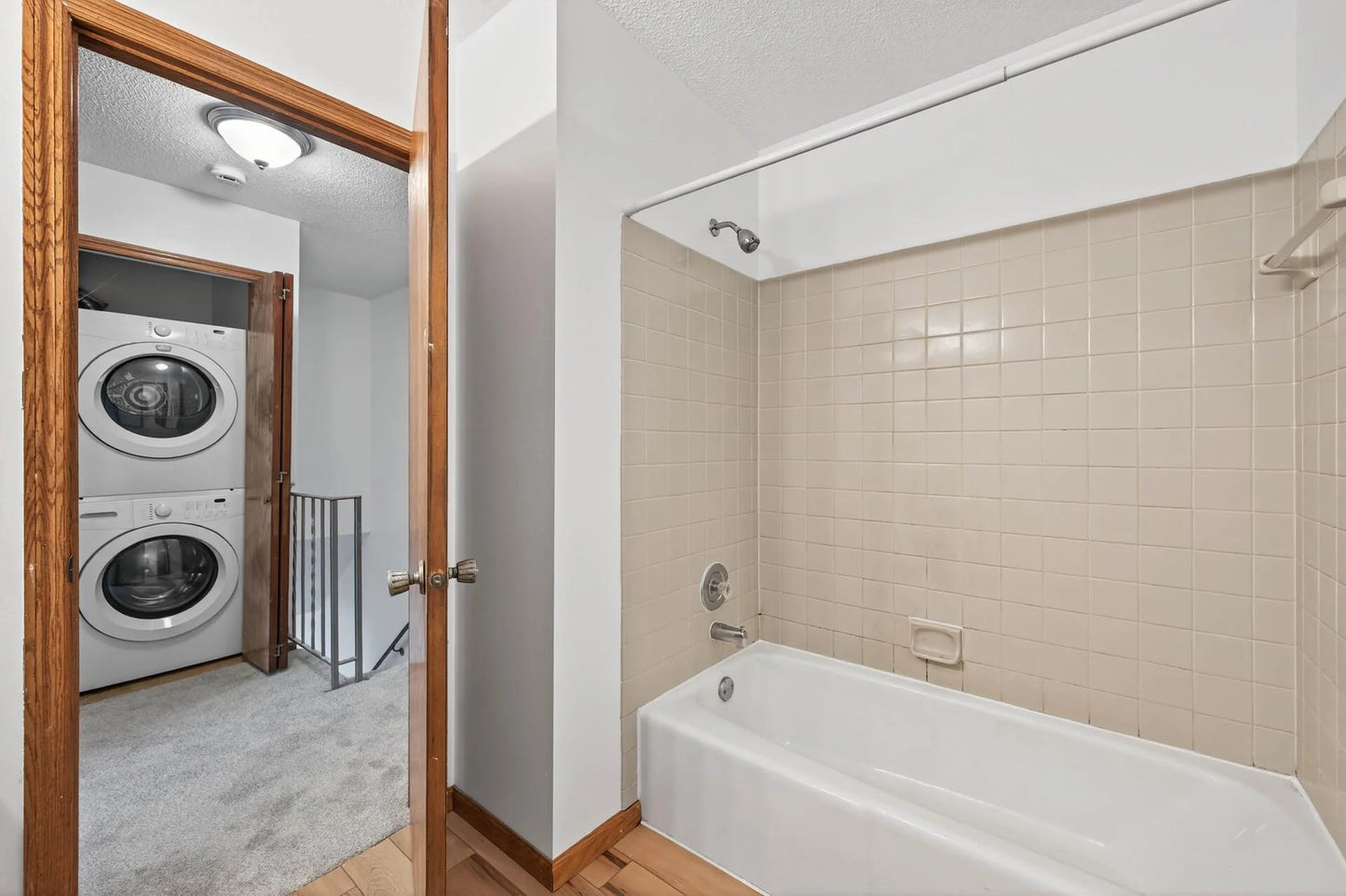4284 Parkview Court, Vadnais Heights, MN 55127