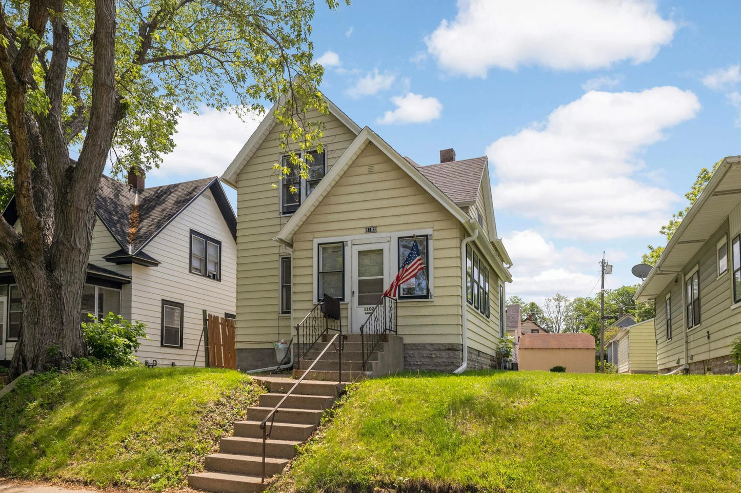 1102 Pacific Street, Saint Paul, MN 55106