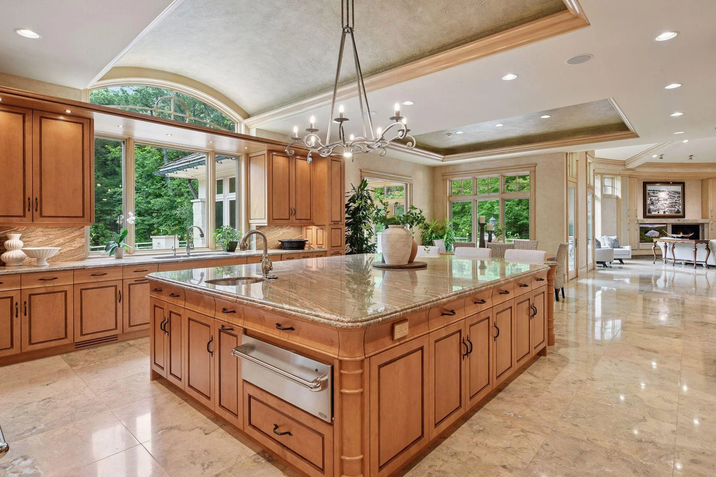 1989 Dwight Lane, Minnetonka, MN 55305