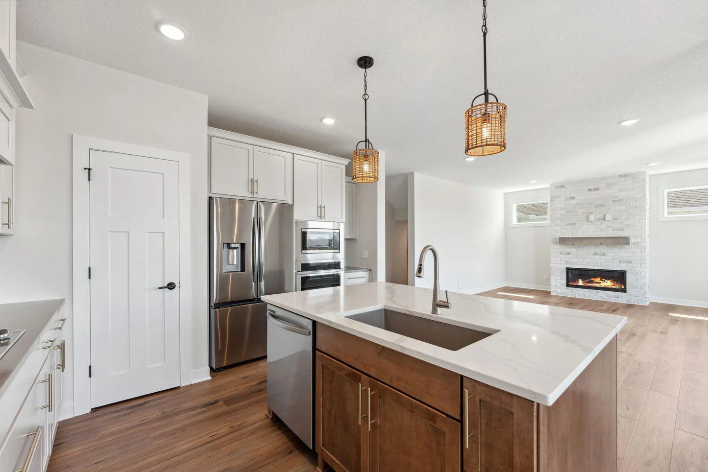 10261 Shadyview Lane, Maple Grove, MN 55311