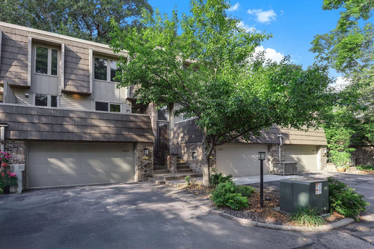10260 Berkshire Road, Bloomington, MN 55437