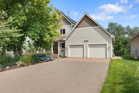 606 Sterling Street, Maplewood, MN 55119