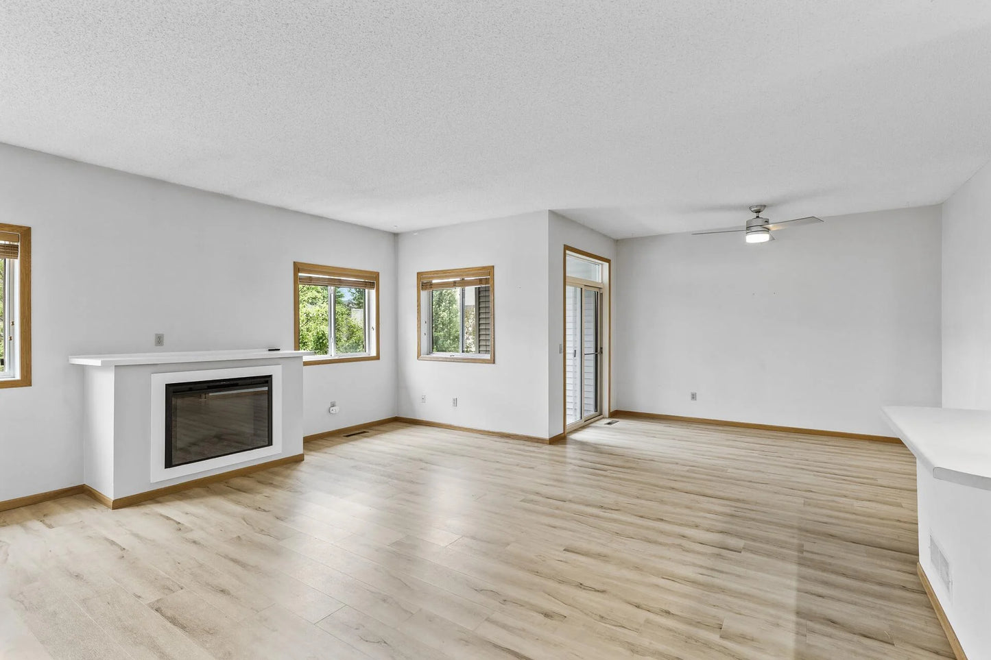 631 Woodduck Drive, Woodbury, MN 55125