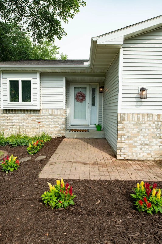 5910 Pineview Lane, Plymouth, MN 55442