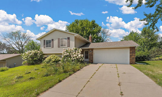 10340 Wyoming Avenue, Bloomington, MN 55438