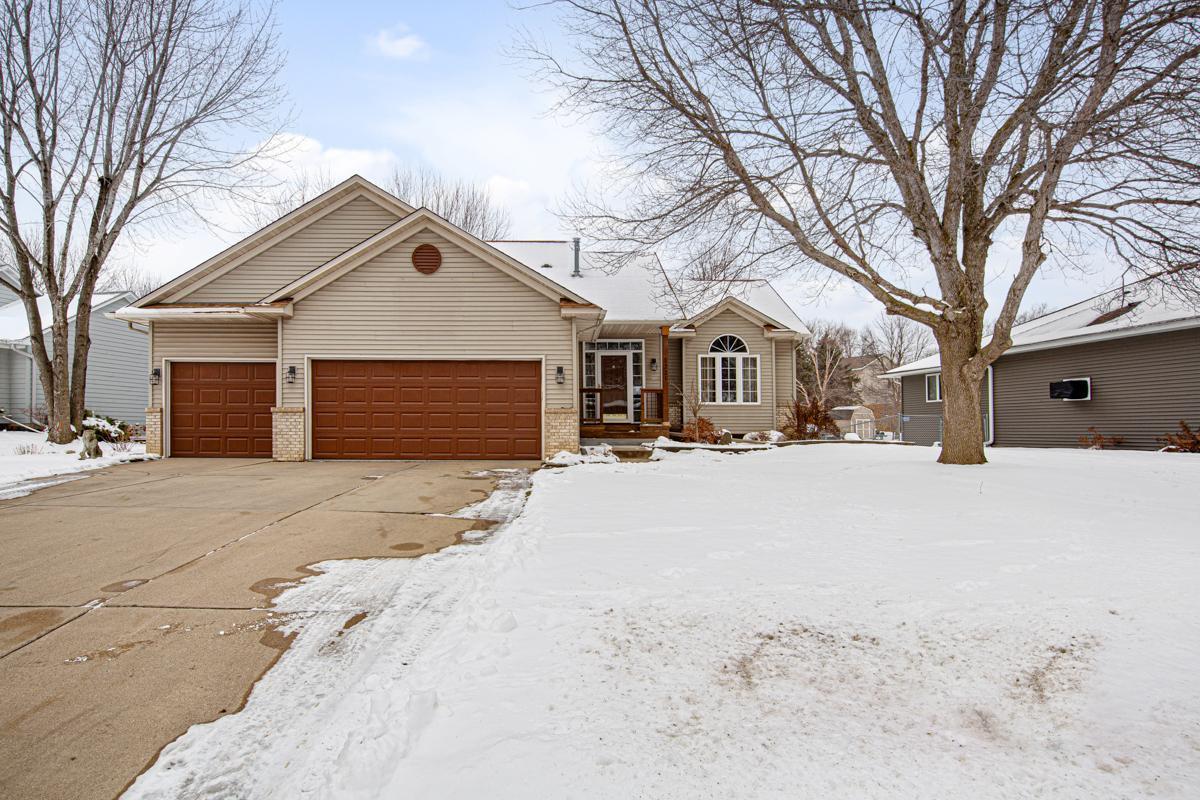 1221 Cuylle Bay , Faribault, MN 55021