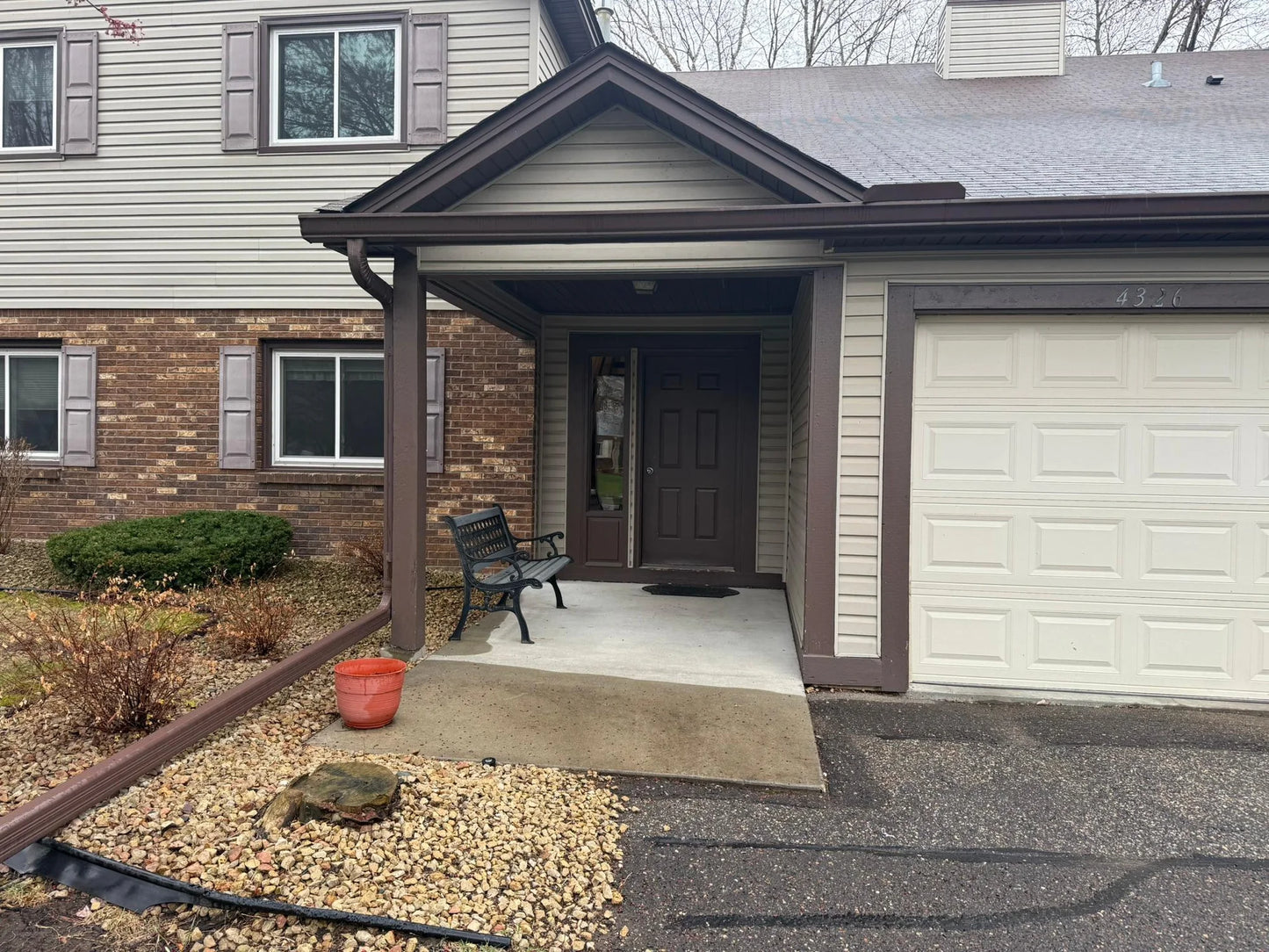 4326 Buckingham Court, Vadnais Heights, MN 55127