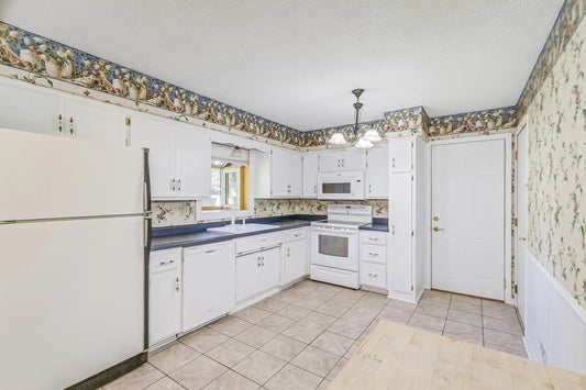 4244 Mcmenemy Street, Vadnais Heights, MN 55127