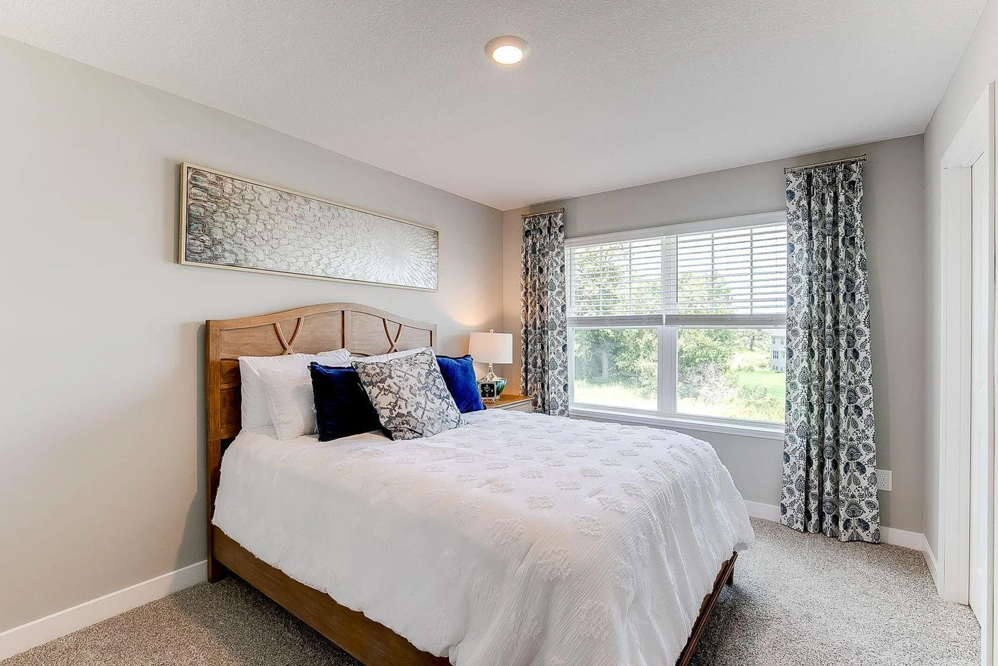 1684 Oak Creek Pass, Chaska, MN 55318