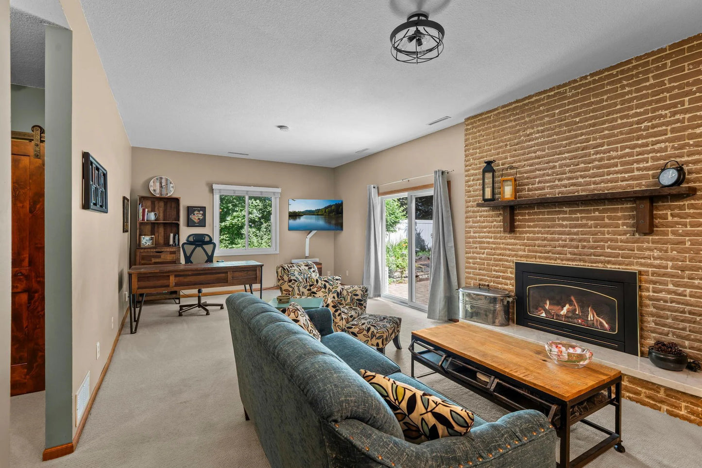 4530 Oak Leaf Drive, Vadnais Heights, MN 55127