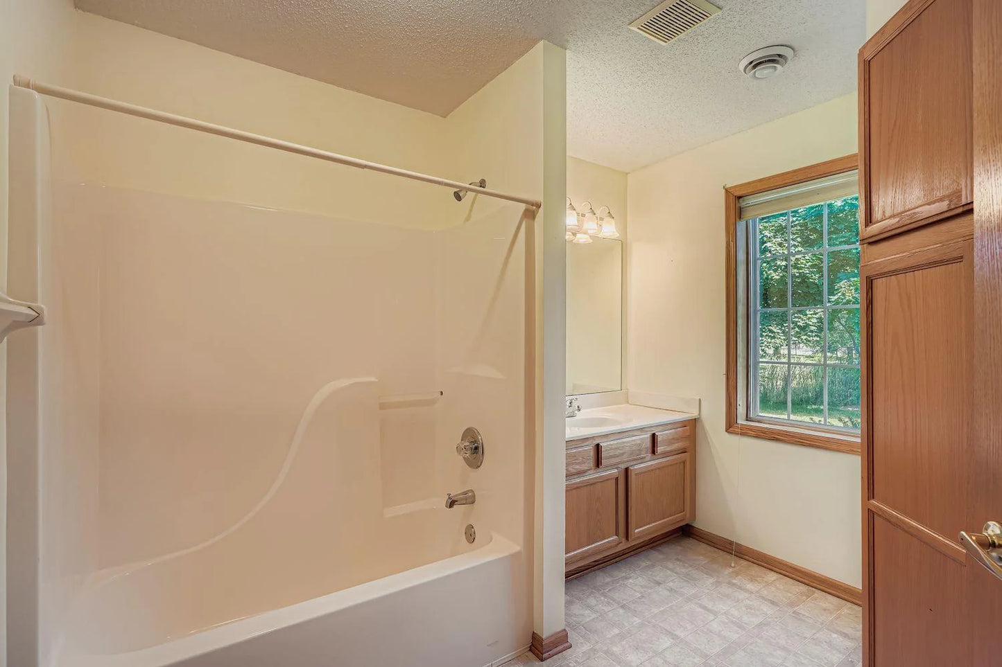 6080 Pond View Drive, Shorewood, MN 55331