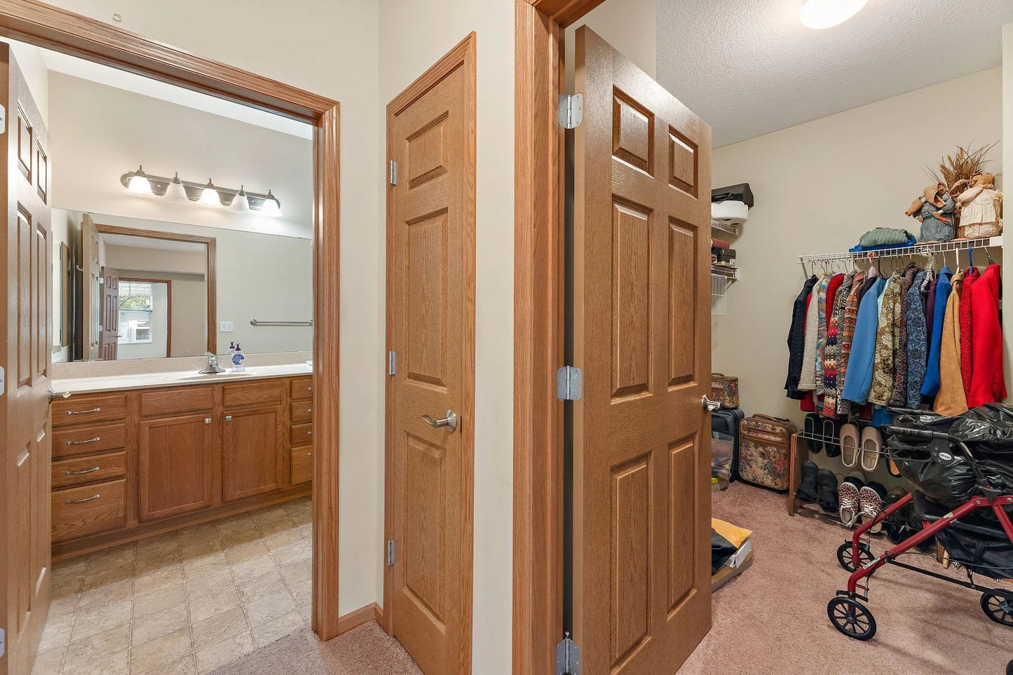 601 LeVander Way, South Saint Paul, MN 55075