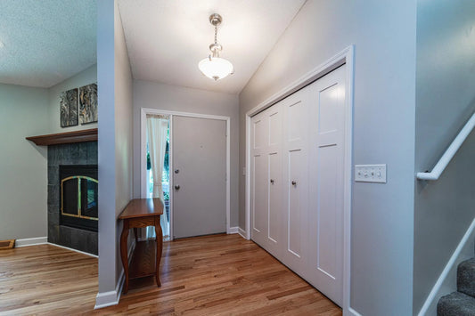 5900 Timberglade Drive, Bloomington, MN 55438