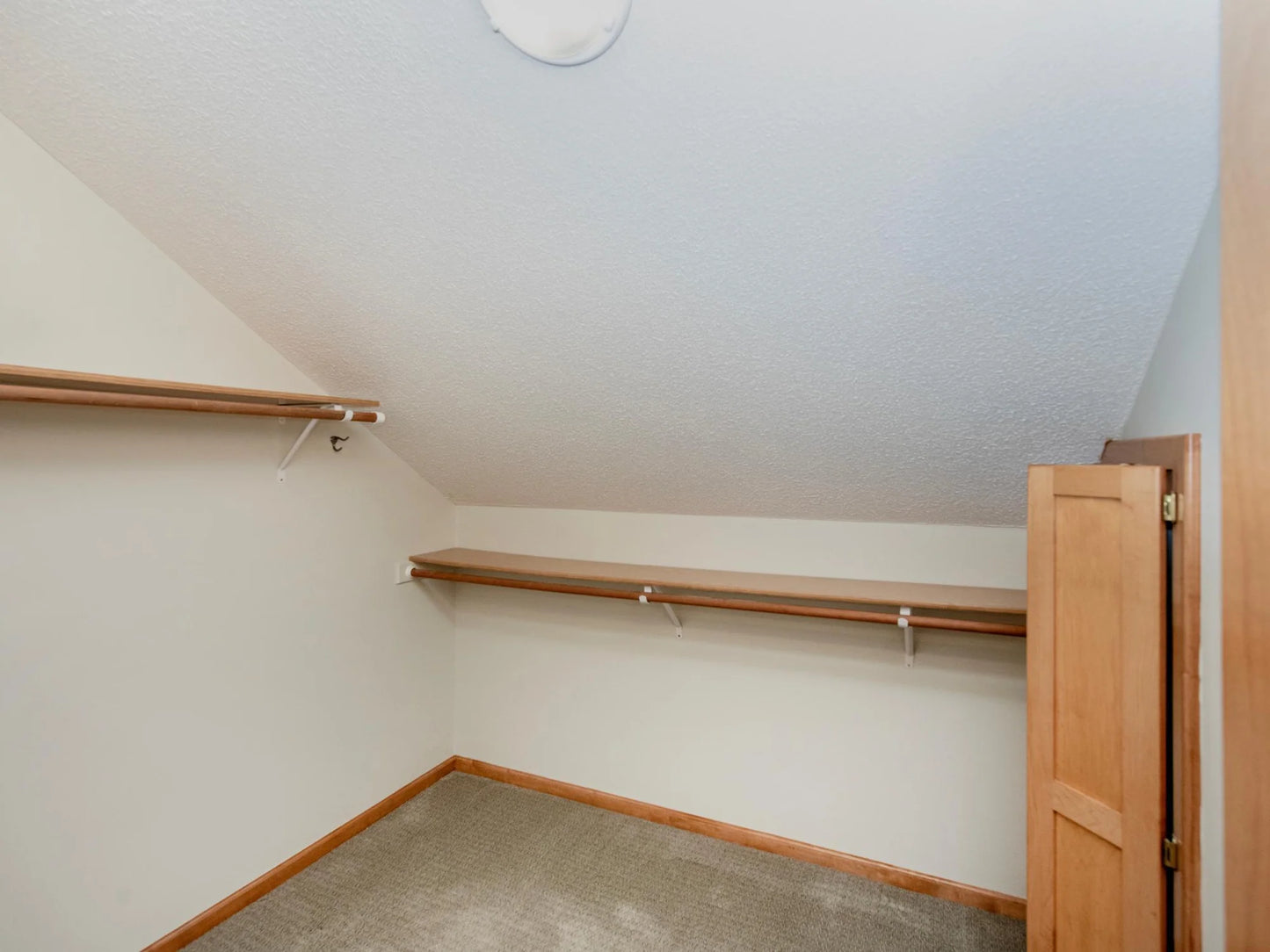 1407 Midway Parkway, Saint Paul, MN 55108
