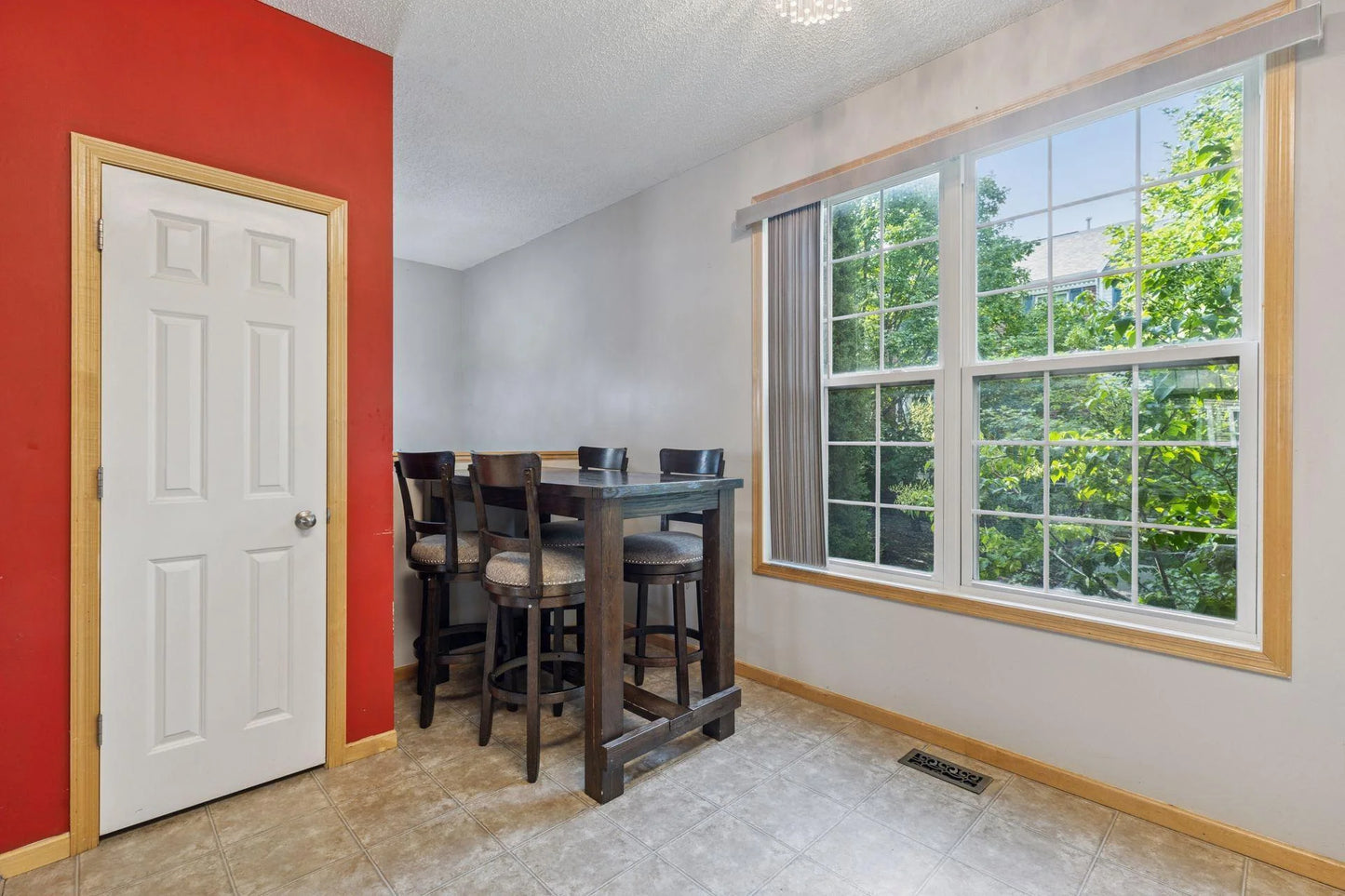 5124 Scott Path, Robbinsdale, MN 55422