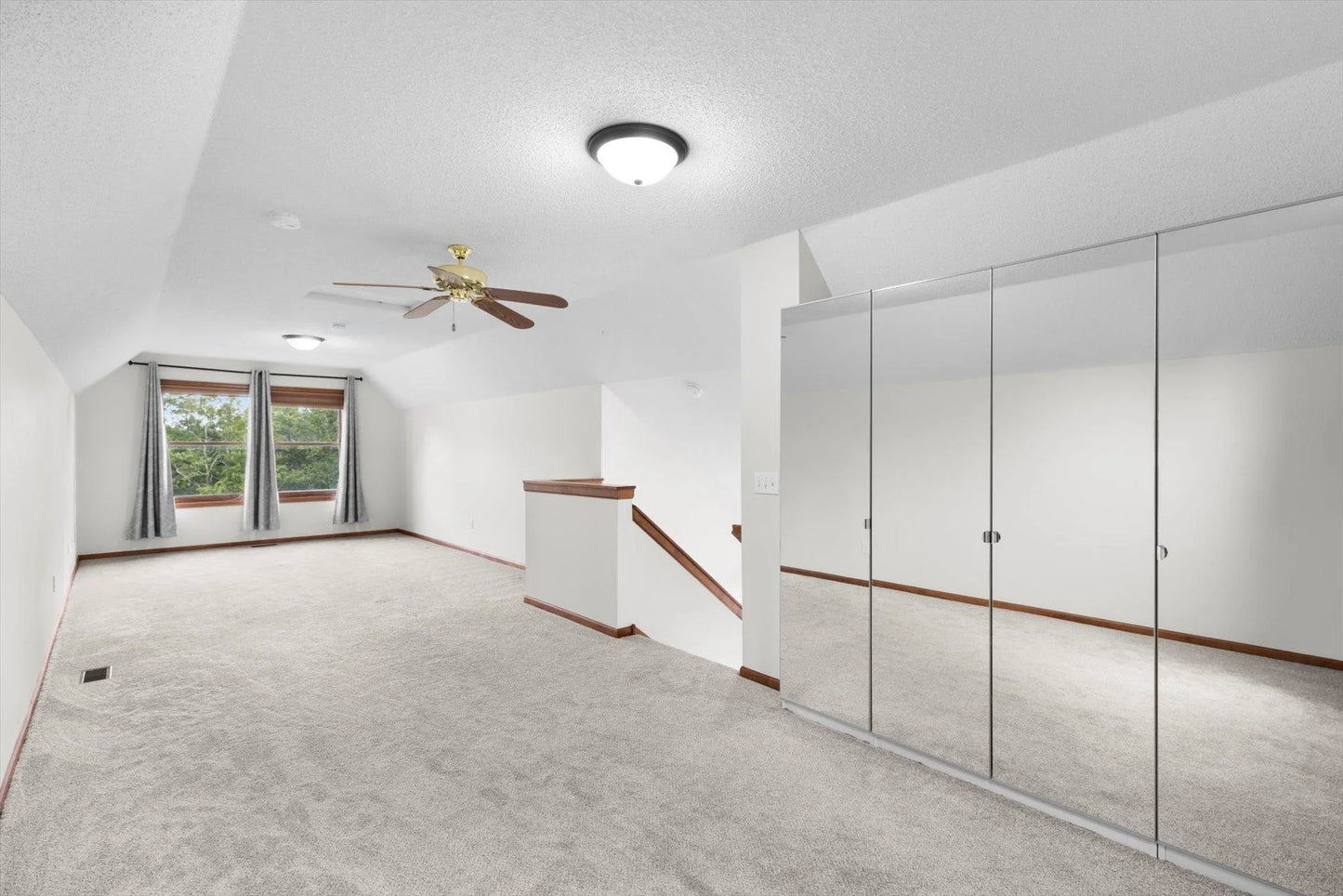 606 Sterling Street, Maplewood, MN 55119