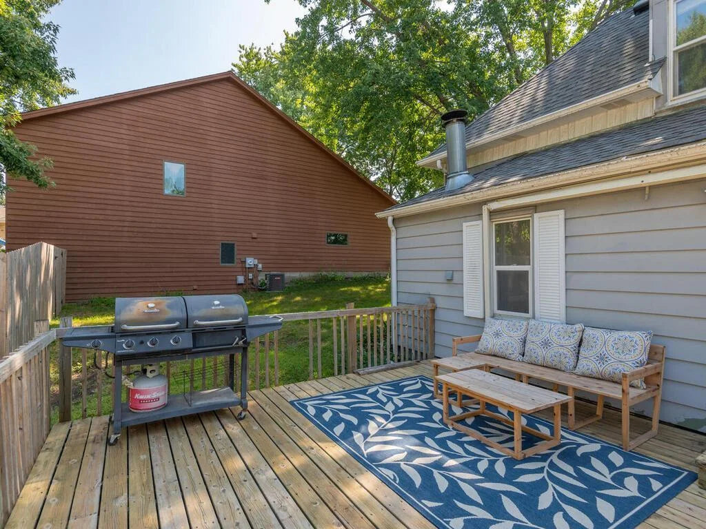 5102 Memorial Trail, Prior Lake, MN 55372