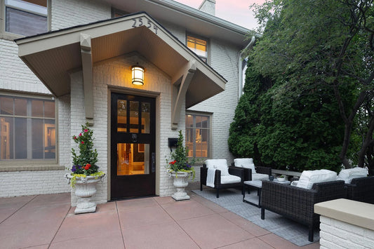 2554 Lake Of The Isles Parkway, Minneapolis, MN 55405