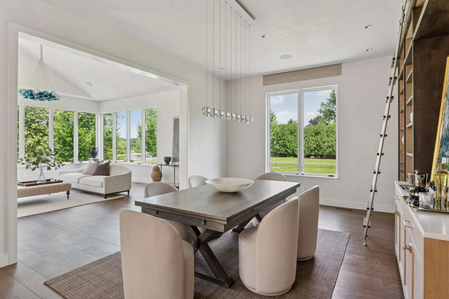 2505 Lake Of The Isles Parkway, Minneapolis, MN 55405