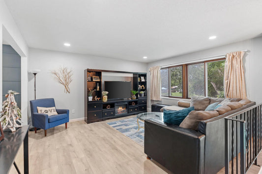 4366 Greenhaven Drive, Vadnais Heights, MN 55127