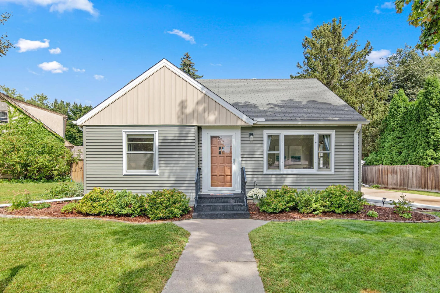 503 Glenwood Avenue, Roseville, MN 55113