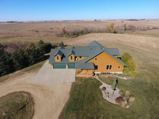 1336 State Highway 30 , Pipestone, MN 56164