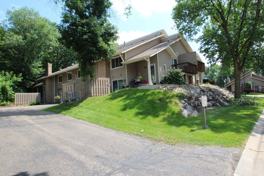 5304 Yorktown Lane, Plymouth, MN 55442