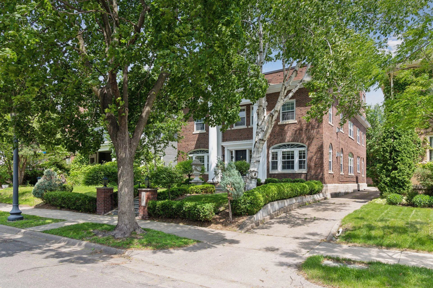 1785 Dupont Avenue, Minneapolis, MN 55403