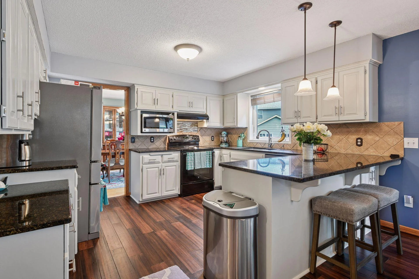 475 Oakhill Road, Chaska, MN 55318