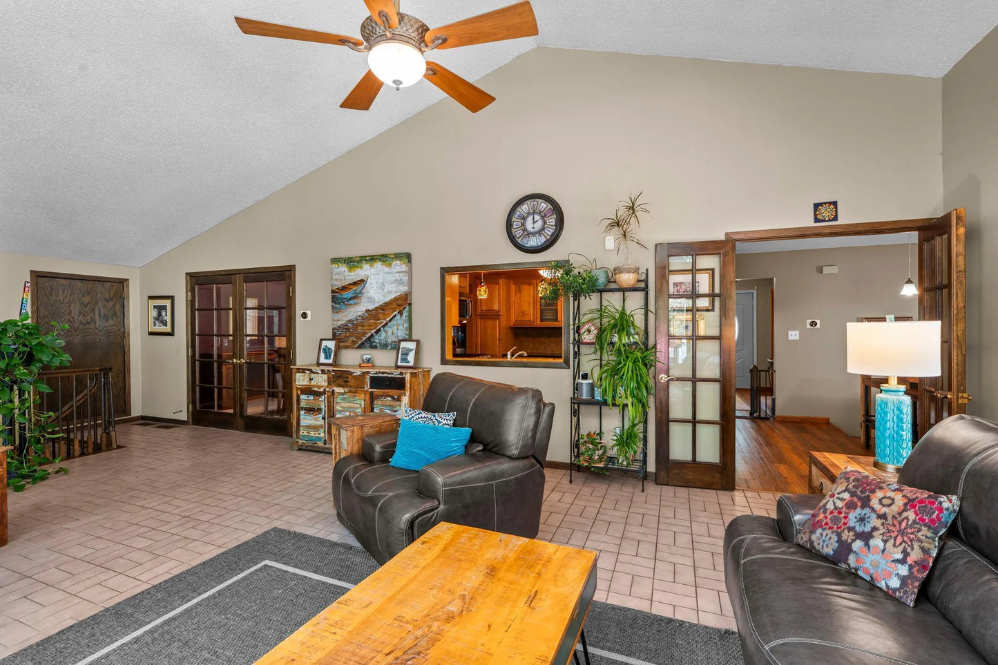 4530 Oak Leaf Drive, Vadnais Heights, MN 55127