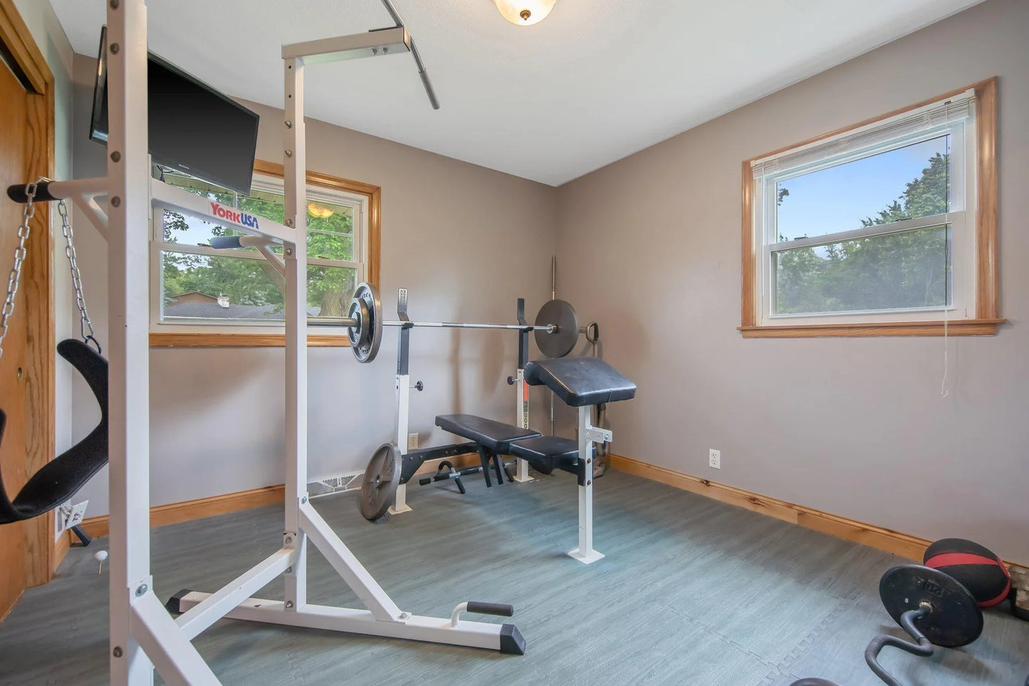 521 Unique Drive, Burnsville, MN 55337