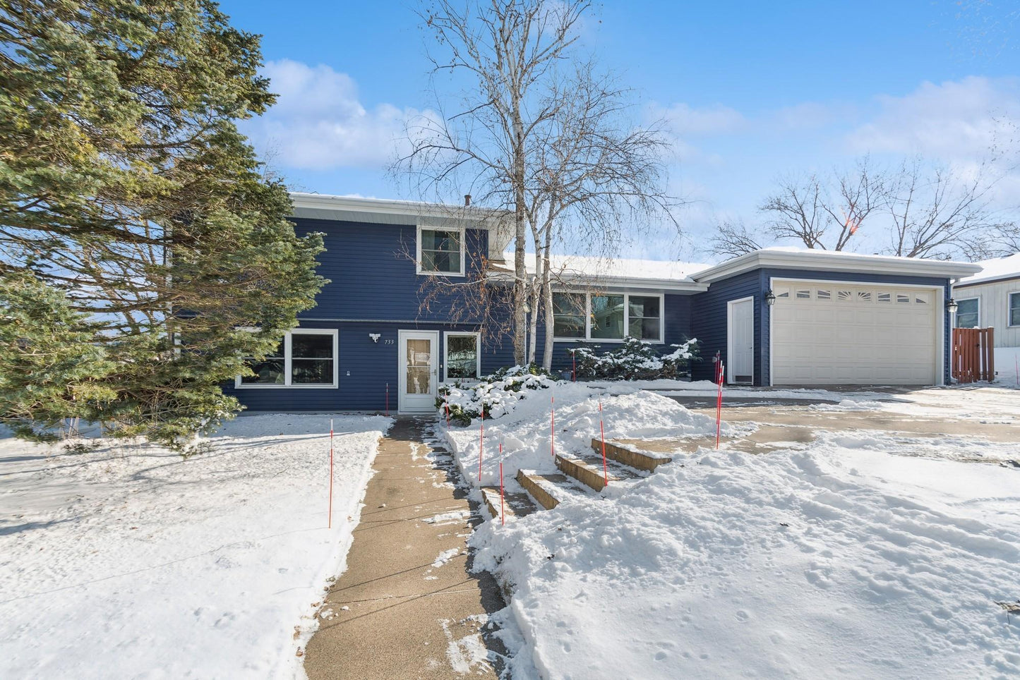 733 Oakwood Drive, New Brighton, MN 55112