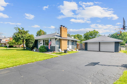 10249 Clinton Avenue, Bloomington, MN 55420