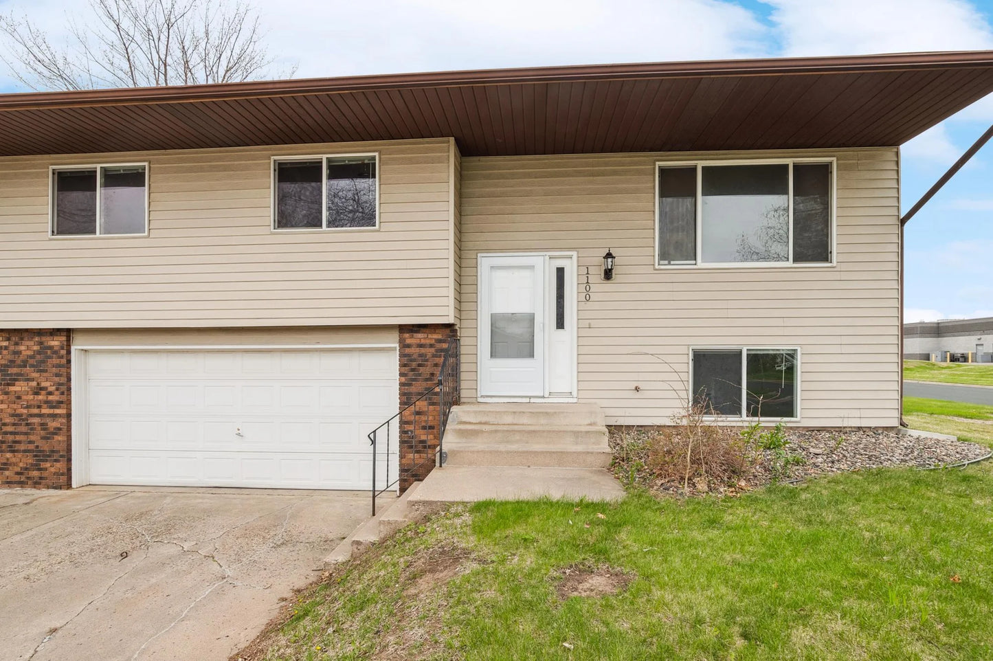 1100 Honeysuckle Lane, Hastings, MN 55033
