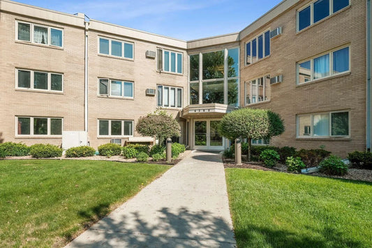 4360 Brookside Court, Edina, MN 55436