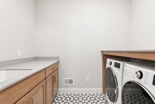 4029 Arbor Drive, Woodbury, MN 55129