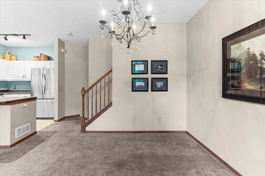 577 Woodduck Drive, Woodbury, MN 55125