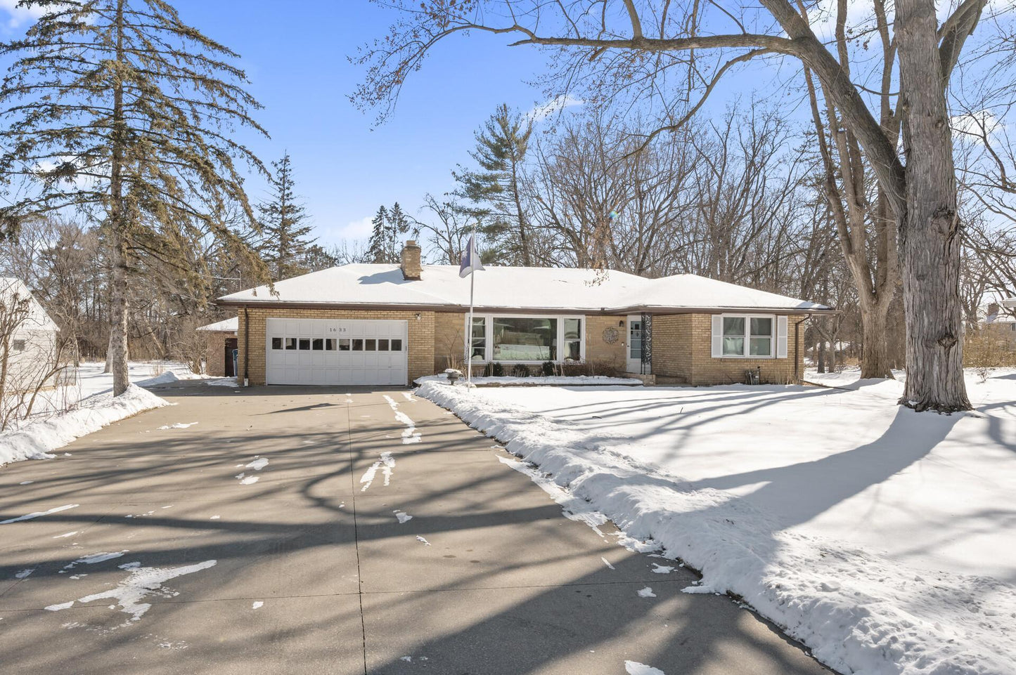 1633 Old Shakopee Road, Bloomington, MN 55425