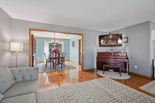 475 Oakhill Road, Chaska, MN 55318