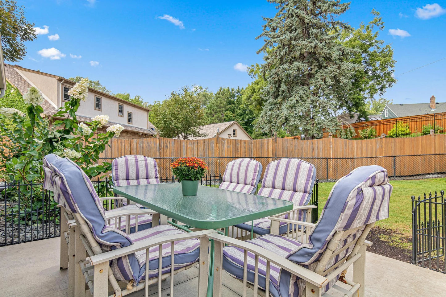 503 Glenwood Avenue, Roseville, MN 55113