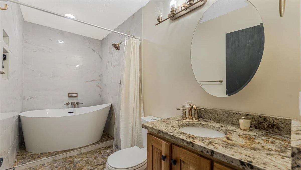 539 Deer Ridge Lane, Maplewood, MN 55119