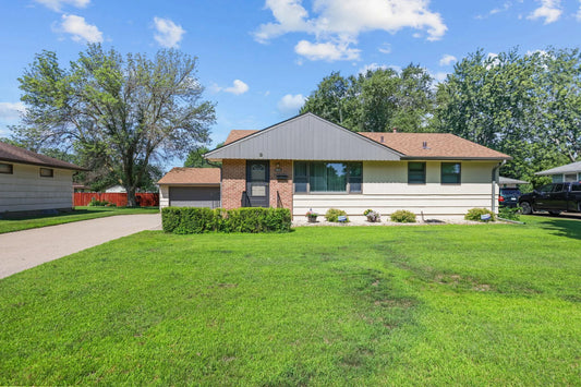 5913 Zenith Avenue, Brooklyn Center, MN 55429