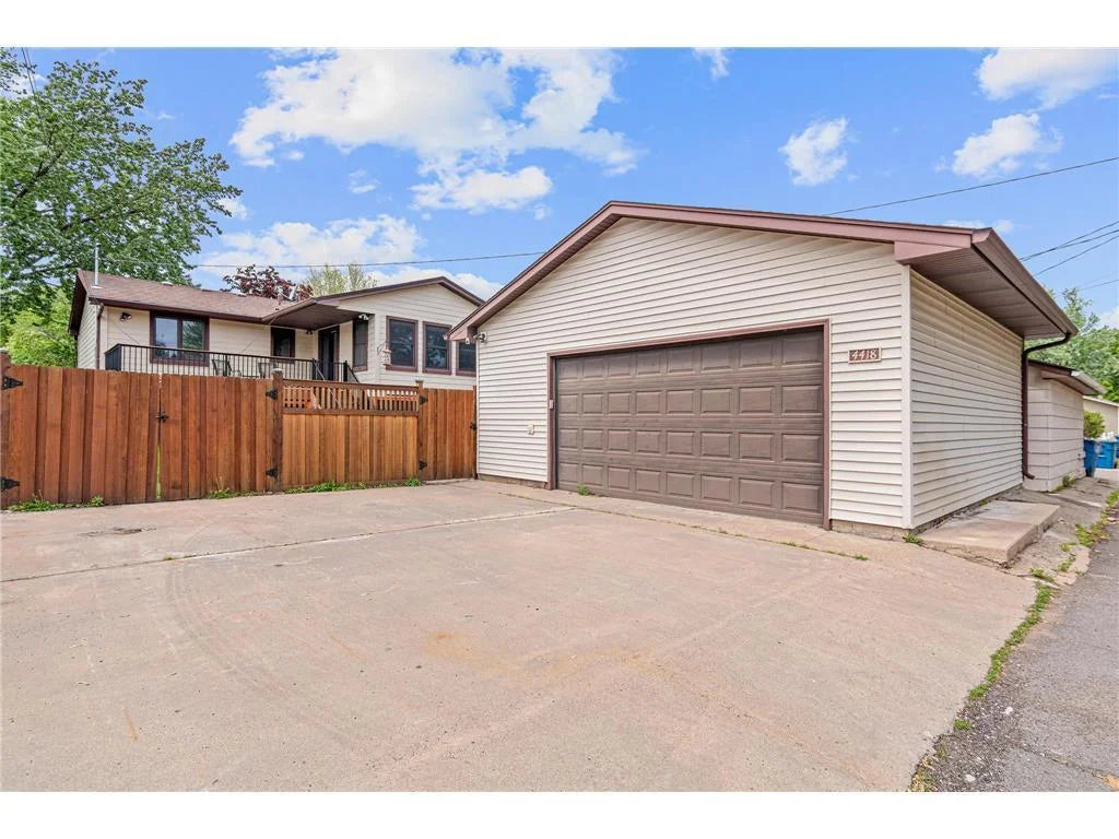 4418 Chowen Avenue, Robbinsdale, MN 55422