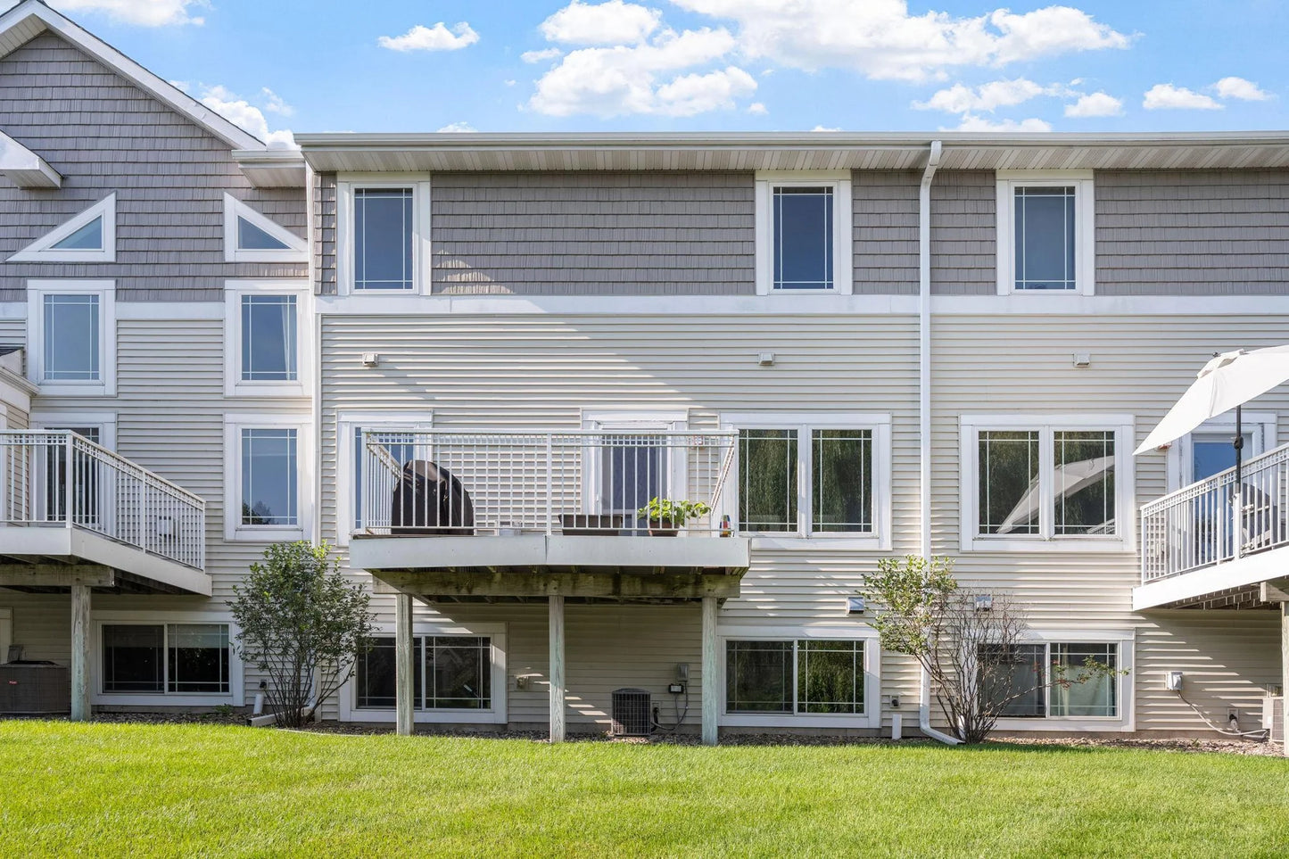 5048 Yuma Lane, Plymouth, MN 55446