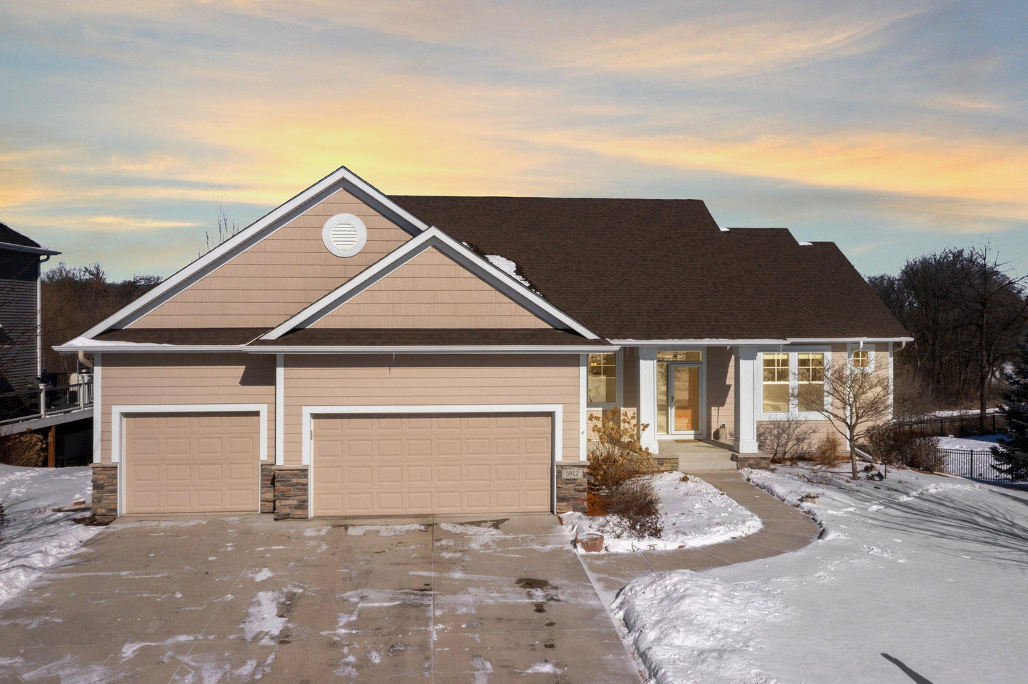 5912 Edgewater Drive, Savage, MN 55378