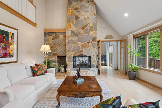 10420 Bluff Circle, Chaska, MN 55318